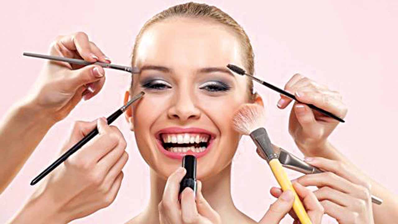 Five Odd Beauty Trends That You Should Stay Away From gallery 1436451948 primer tips 1 - Five Odd Beauty Trends That You Should Stay Away From