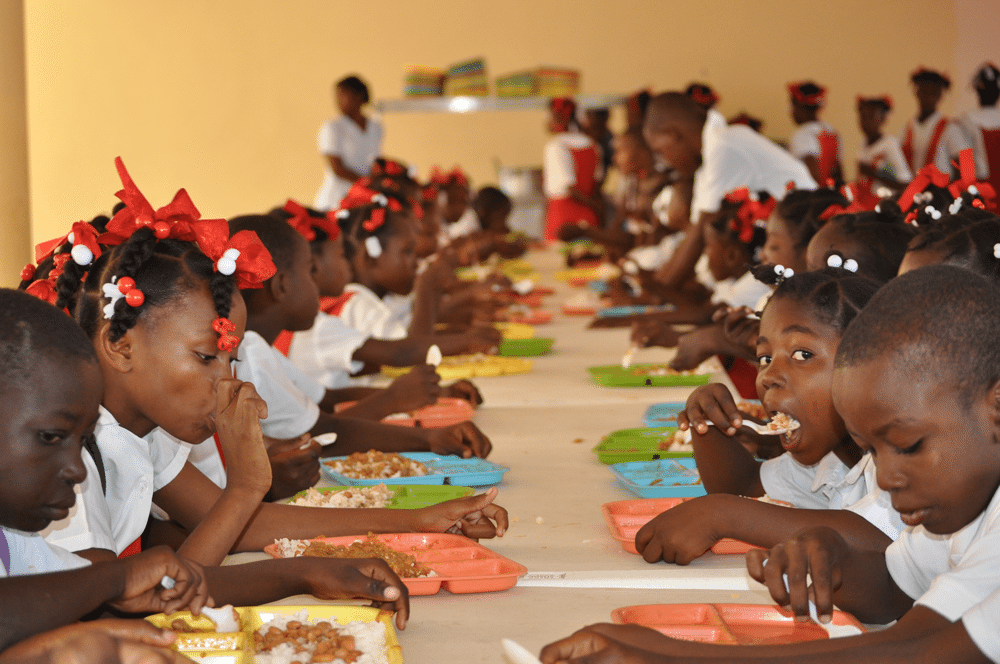 FG to Feed 800,000 Pupils In Kaduna State School children - FG to Feed 800,000 Pupils In Kaduna State