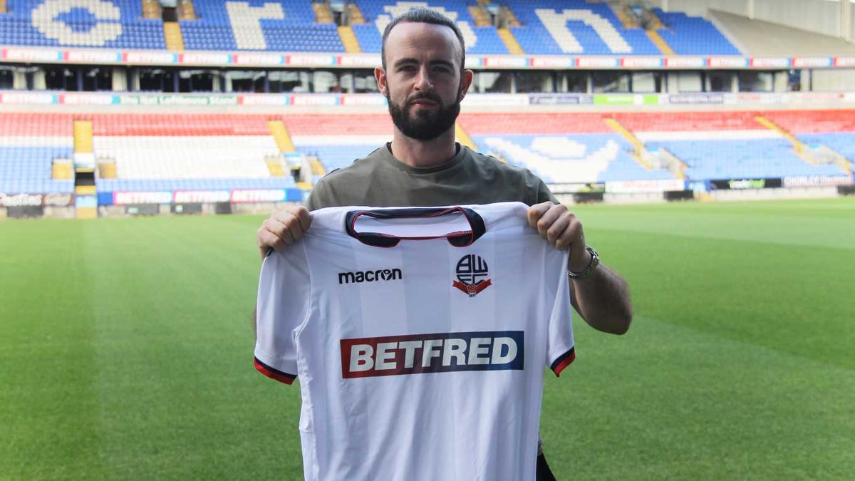 Transfer News: Bolton Wanderers sign former Sunderland defender Marc Wilson Di4iik9WsAAx0vc - Transfer News: Bolton Wanderers sign former Sunderland defender Marc Wilson