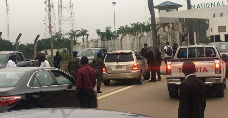 DSS Takes Over National Assembly, Entrance Into Complex Blocked DSS Takes Over National Assembly, Entrance Into Complex Blocked
