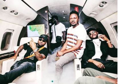 Davido Denies Slapping Kizz Daniel's Manager at his Show Davido Denies Slapping Kizz Daniel's Manager at his Show
