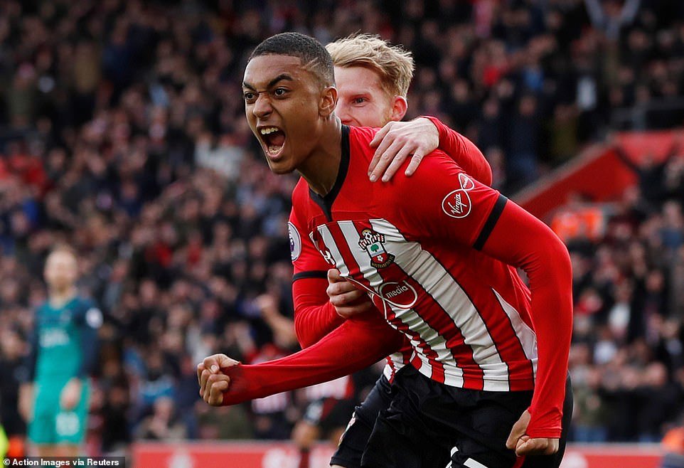 D1POoCTUcAI_JAp James Ward Prowse