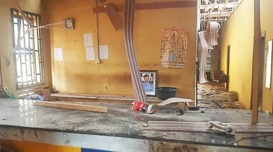Gunmen storm police station in Edo, kill DPO, 3 officers Gunmen storm police station in Edo, kill DPO, 3 officers