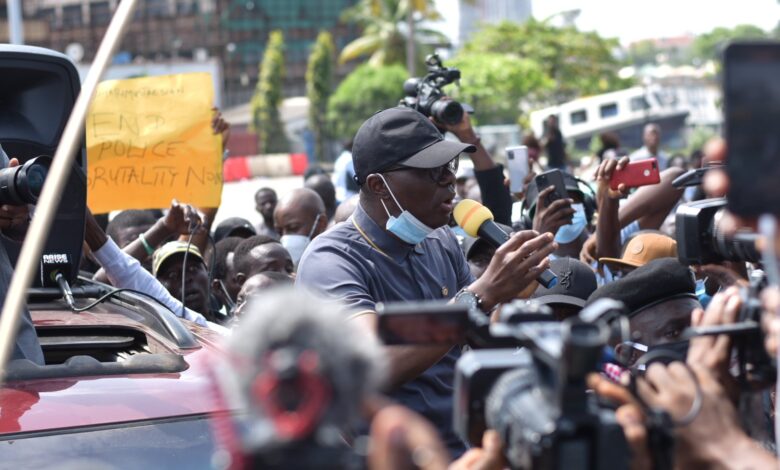 Governor Babajide Sanwo-Olu addressing #EndSars protesters