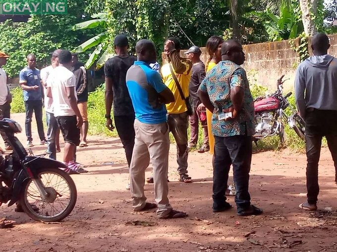Location: PUs 1, 2 and 3, Ward 2, Mbarangwu, Umuze, Orumba South LG.  Update: Voters are still waiting for INEC officials to complete the necessary arrangement for voting to commence.