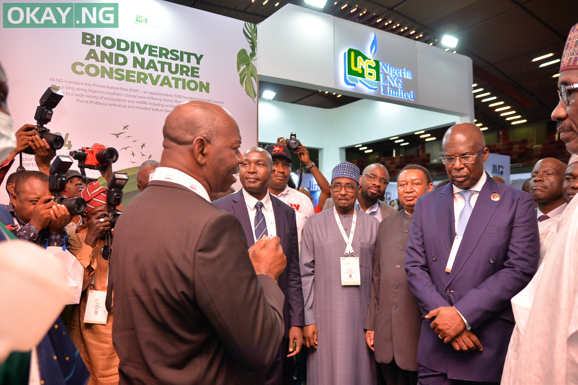 NLNG Manager, Government Relations, Godson Dienye and NLNG’s MD/CEO, Dr. Philip Mshelbila, brief the Minister of State for Petroleum Resources, Chief Timipre Sylva; Secretary-General of OPEC, Mohammed Barkindo; and NNPC’s GMD, Mele Kyari at NLNG’s Exhibition stand, Nigeria Oil & Gas Conference (NOG) 2022 today.
