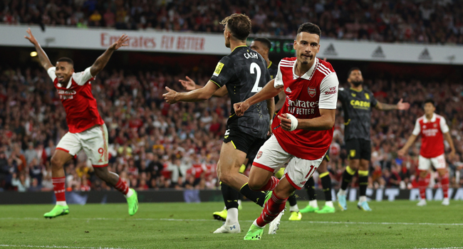 Arsenal’s Brazilian midfielder Gabriel Martinelli celebrates scoring the team’s second goal during the English Premier League football match between Arsenal and Aston Villa at the Emirates Stadium in London on August 31, 2022. (Photo by ADRIAN DENNIS / AFP)